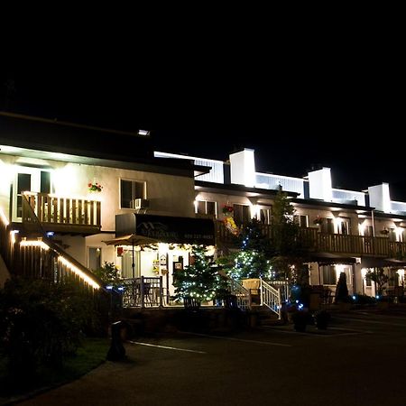 Motel Le Jolibourg Saint-Sauveur-des-Monts Exterior foto